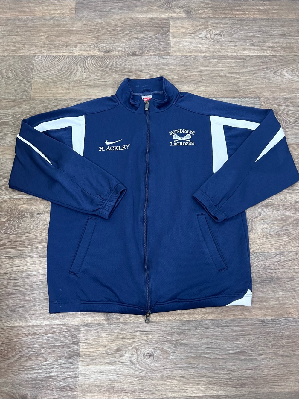 Vintage Y2K Nike navy lacrosse track jacket Size M #lacrosse #athleticwear
A573